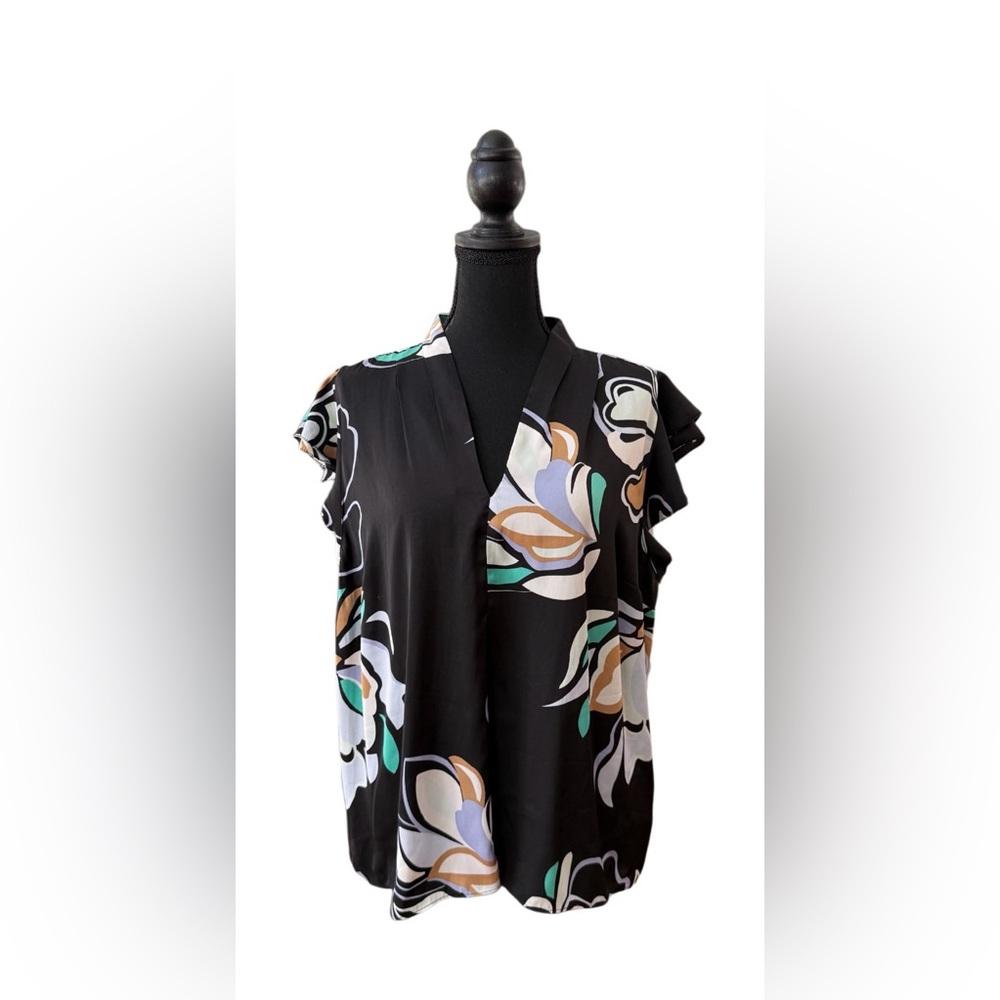 Nine West Black and Cream Kimono with Green Accents